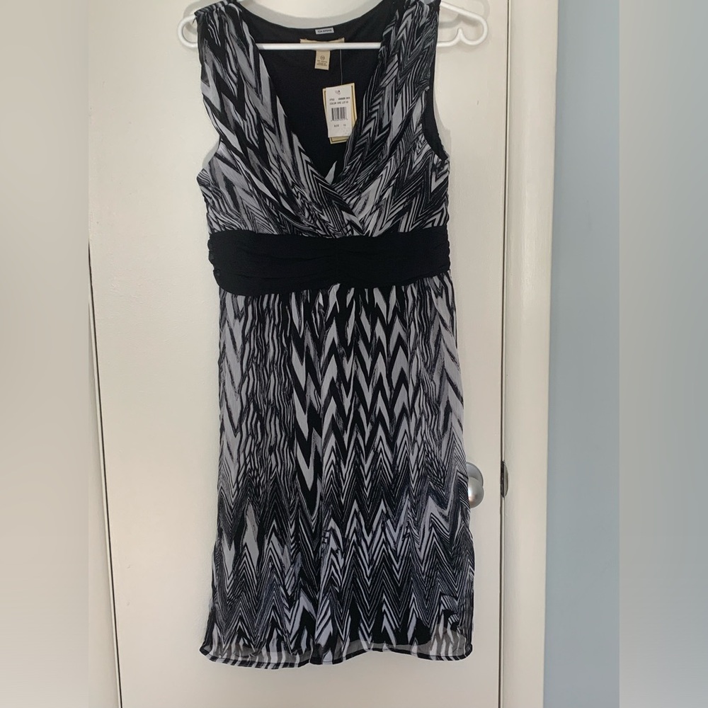 Wild chevron print dress in size 10.
